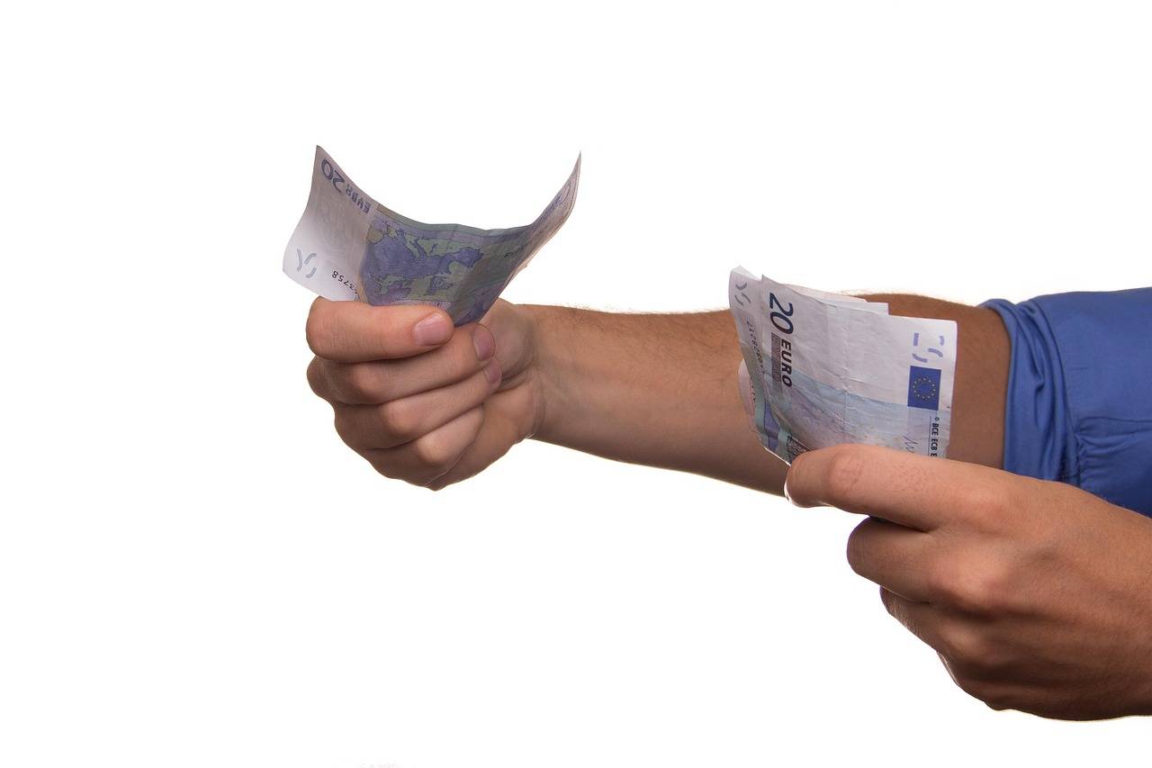 Ile trzeba mieć wkładu własnego na kredyt 2 procent?
