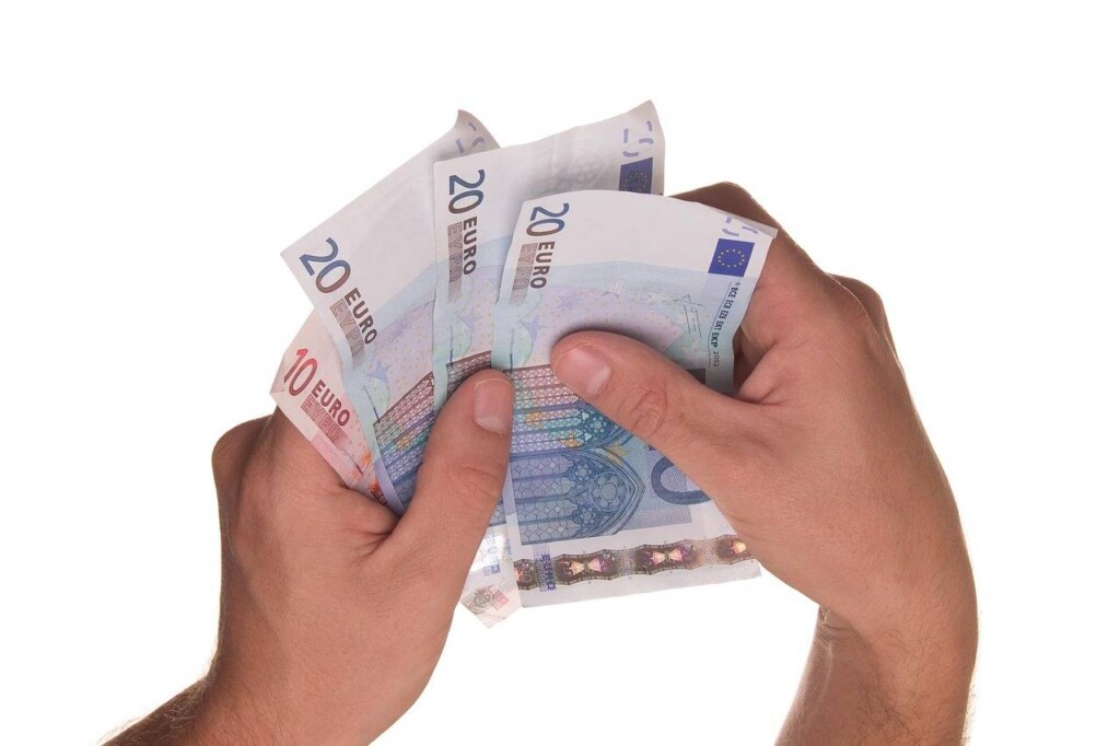 Kredyt 20 tys ile do spłaty i jak to obliczyć?